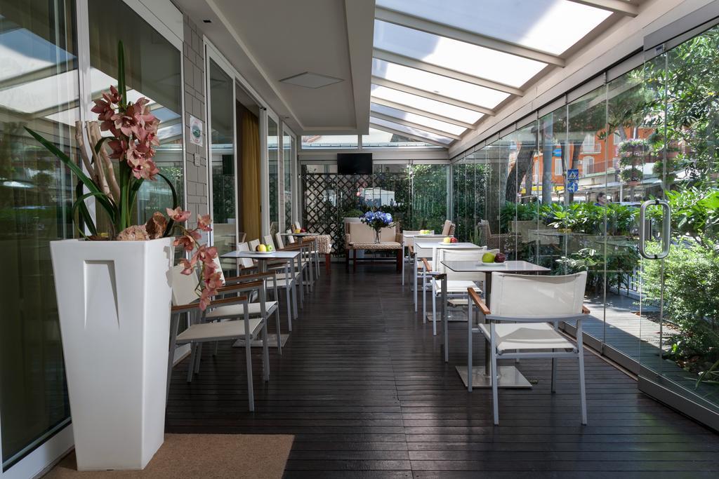Hotel Mon Pays Riccione Exterior foto