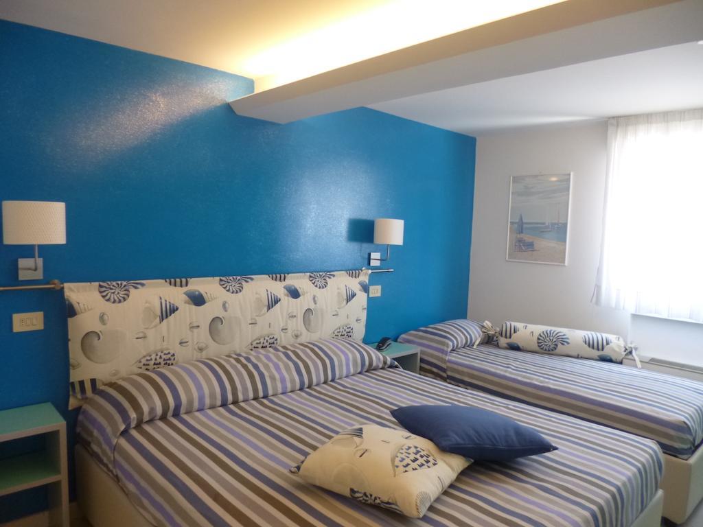 Hotel Mon Pays Riccione Zimmer foto
